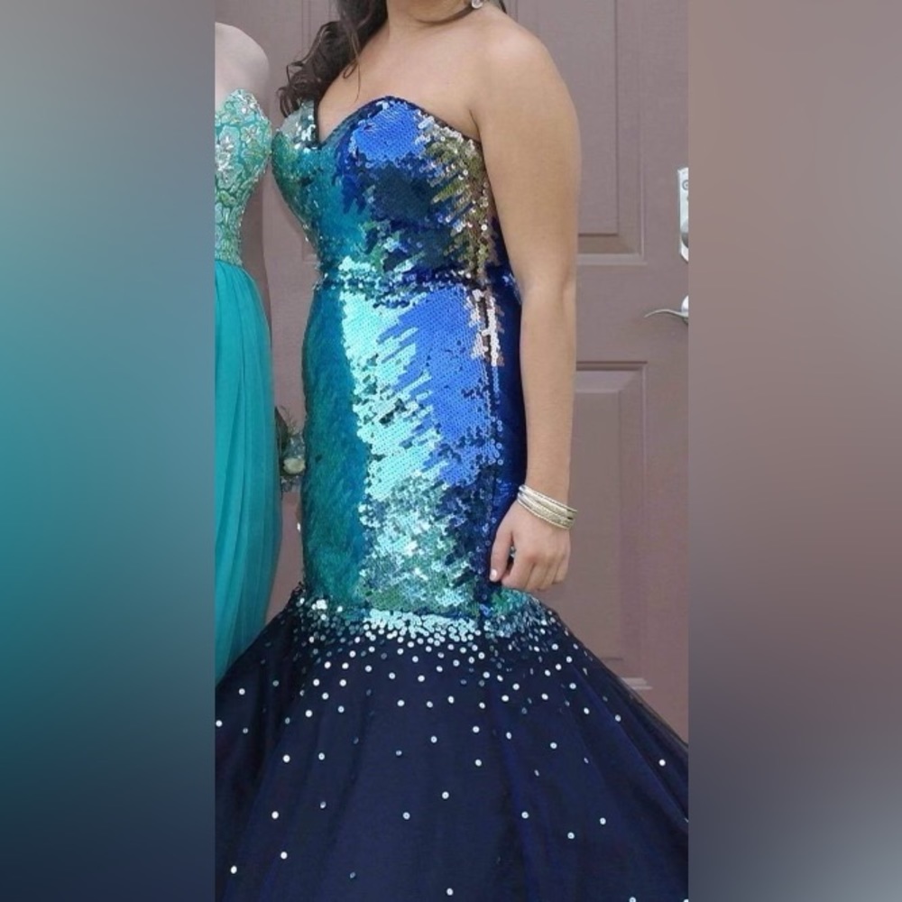 Stunning mermaid‎ style prom dress